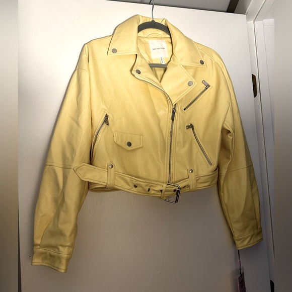 NWT faux leather butter yellow size small - Picture 1 of 4